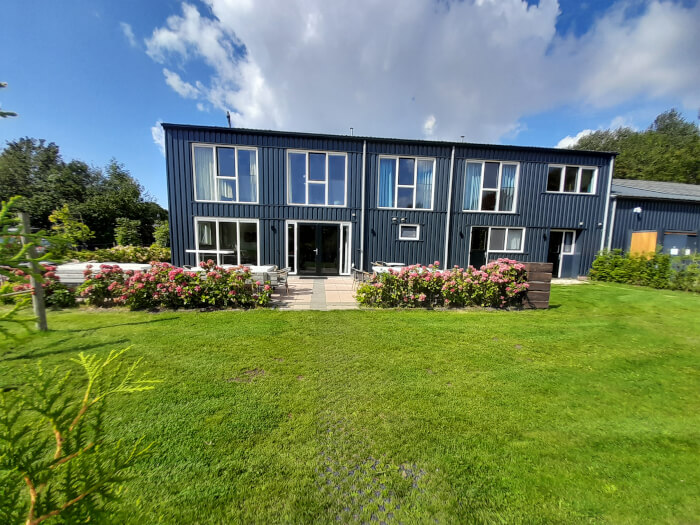 Vakantiewoning in Bovenkarspel (Noord-Holland) voor 35 personen met 7 slaapkamers.