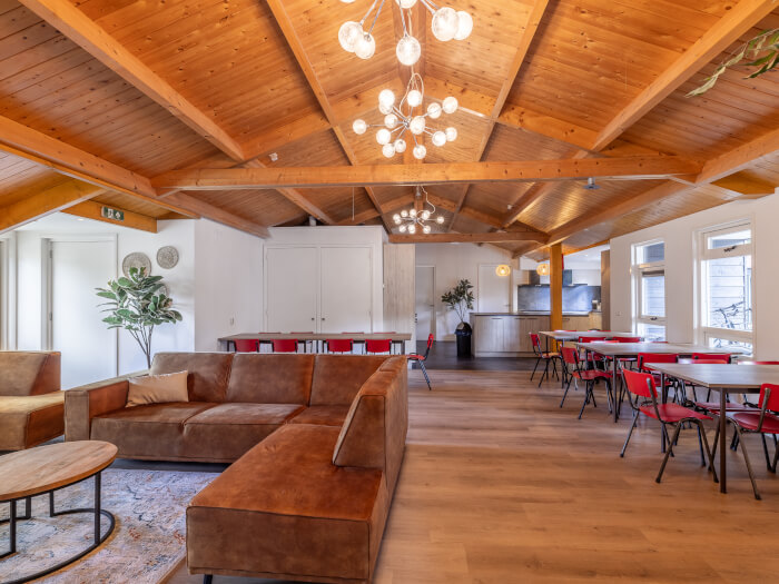 Vakantiewoning in Hardenberg (Overijssel) voor 24 personen met 7 slaapkamers.