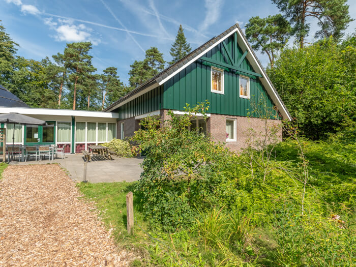 Vakantiewoning in Ommen (Overijssel) voor 16 personen met 8 slaapkamers.