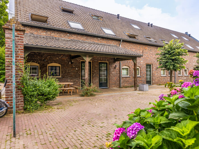 Vakantiewoning in Roermond (Limburg) voor 12 personen met 5 slaapkamers.