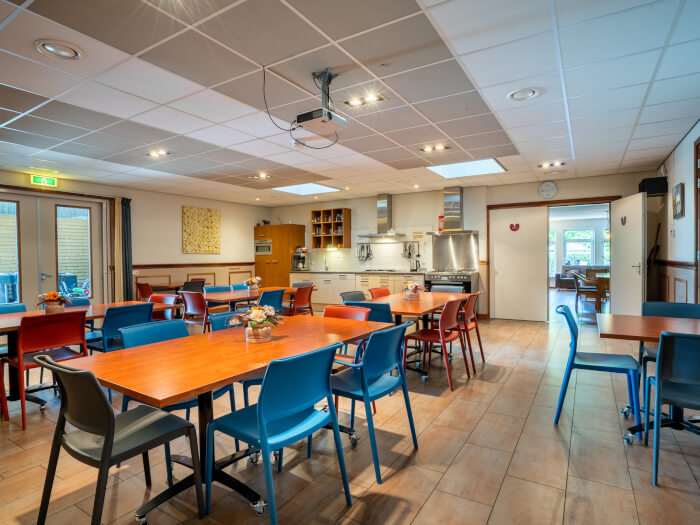 Vakantiewoning in Nijemirdum (Friesland) voor 30 personen met 15 slaapkamers.