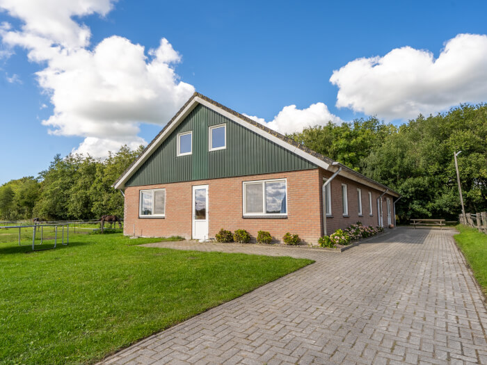 Vakantiewoning in Noardburgum (Friesland) voor 25 personen met 5 slaapkamers.