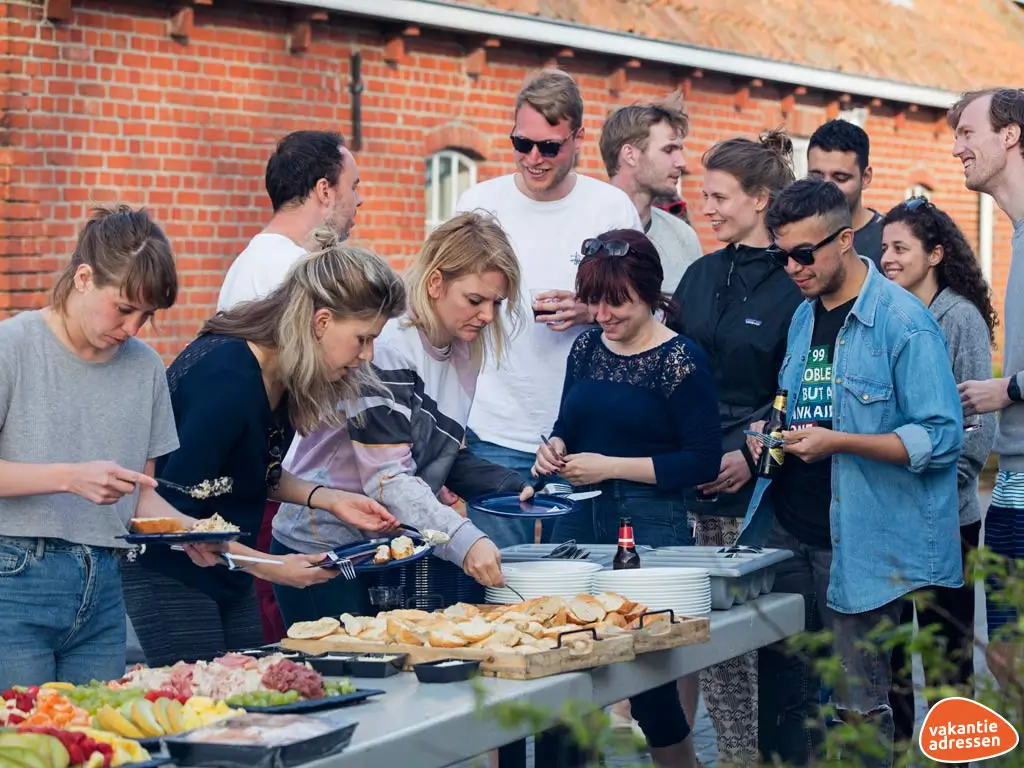 Vakantiewoning in Oudega (Friesland) voor 65 personen met 9 slaapkamers.