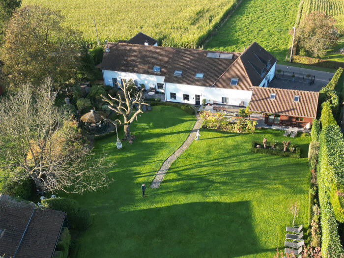Vakantiewoning in Alken (De Kempen) voor 22 personen met 8 slaapkamers.