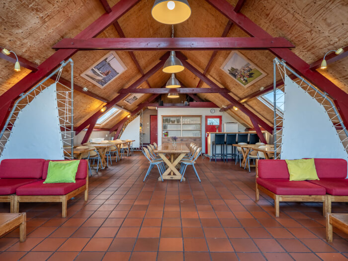 Vakantiewoning in Balk (Friesland) voor 40 personen met 7 slaapkamers.