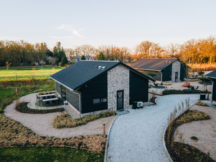 Vakantiewoning in Lieren (Gelderland) voor 18 personen met 5 slaapkamers.