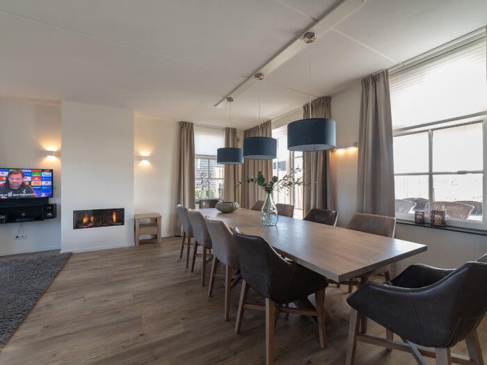 Vakantiewoning in Colijnsplaat (Zeeland) voor 10 personen met 5 slaapkamers.