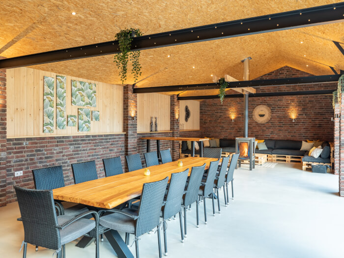 Vakantiewoning in Megchelen (Gelderland) voor 16 personen met 7 slaapkamers.