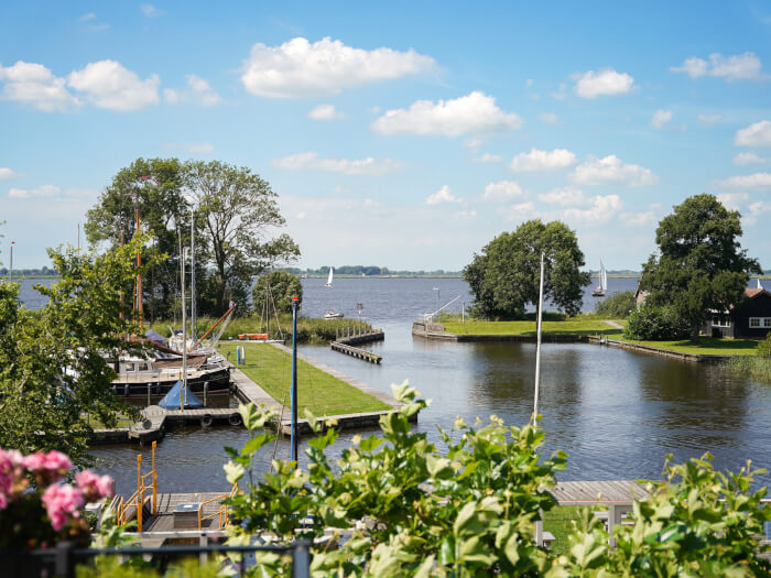 Vakantiewoning in Goingarijp (Friesland) voor 16 personen met 6 slaapkamers.
