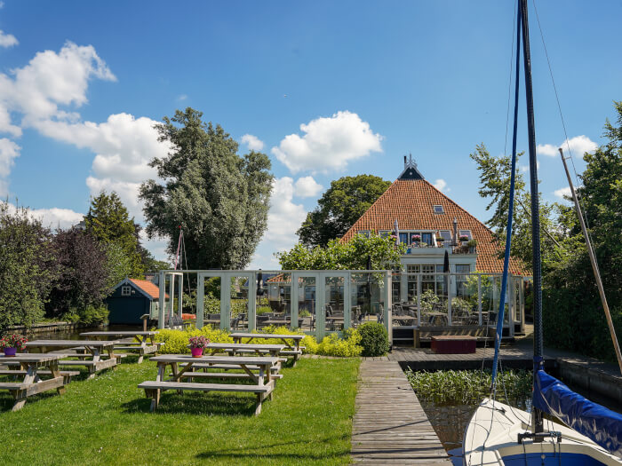 Vakantiewoning in Goingarijp (Friesland) voor 16 personen met 6 slaapkamers.