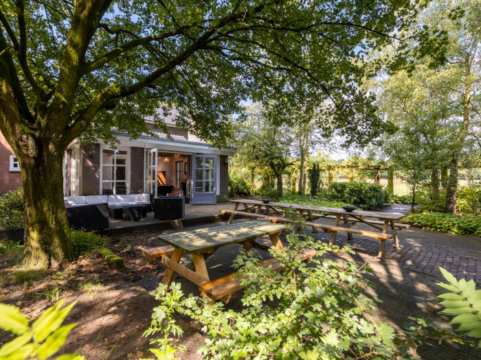 Vakantiewoning in Heythuysen (Limburg) voor 16 personen met 7 slaapkamers.