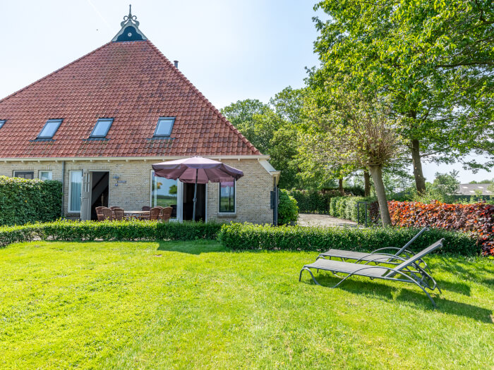 Vakantiewoning in Snikzwaag (Friesland) voor 10 personen met 4 slaapkamers.