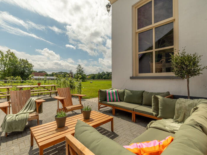 Vakantiewoning in Rijs (Friesland) voor 14 personen met 5 slaapkamers.