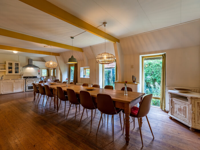 Vakantiewoning in Wapse (Drenthe) voor 16 personen met 6 slaapkamers.