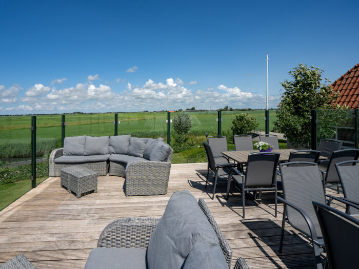 Vakantiewoning in Lollum (Friesland) voor 16 personen met 6 slaapkamers.