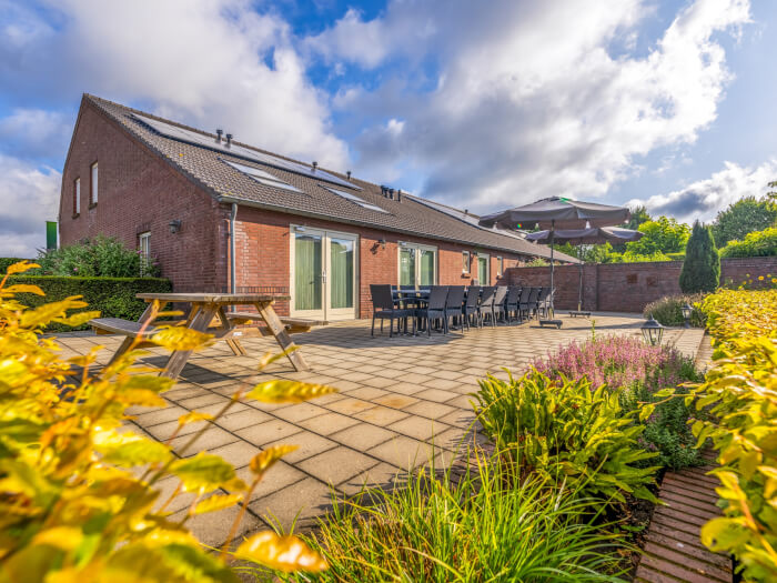 Vakantiewoning in Meterik (Limburg) voor 20 personen met 7 slaapkamers.