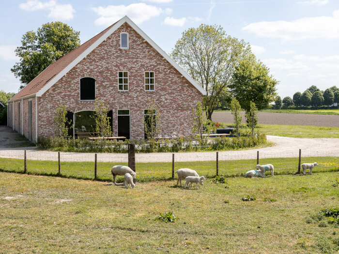 Vakantiewoning in Heinkenszand (Zeeland) voor 20 personen met 10 slaapkamers.