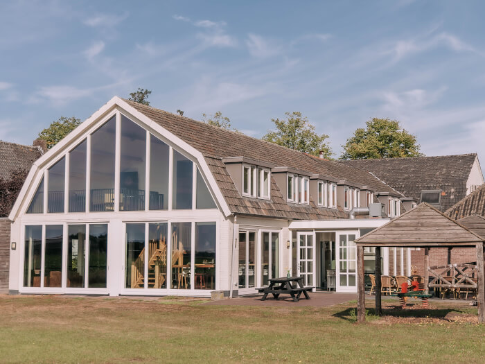 Vakantiewoning in Veulen (Limburg) voor 35 personen met 12 slaapkamers.