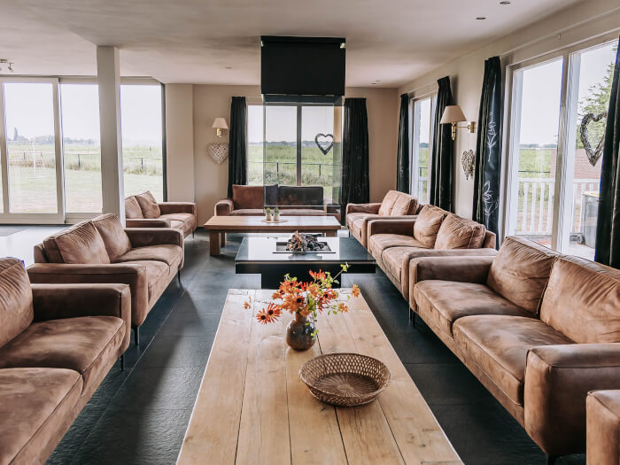 Vakantiewoning in Veulen (Limburg) voor 35 personen met 12 slaapkamers.
