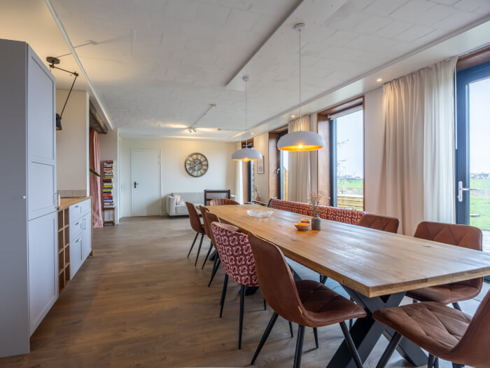 Vakantiewoning in Sloten (Friesland) voor 10 personen met 3 slaapkamers.