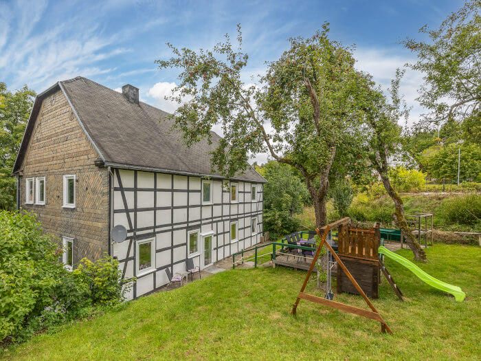 Vakantiewoning in Winterberg (Noordrijn-Westfalen) voor 18 personen met 9 slaapkamers.