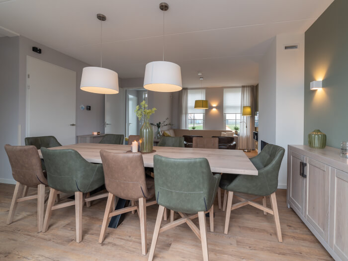 Vakantiewoning in Colijnsplaat (Zeeland) voor 8 personen met 4 slaapkamers.