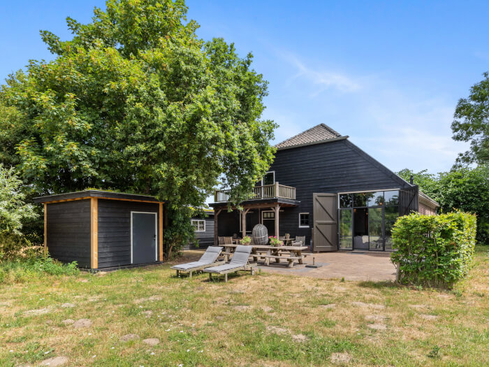 Vakantiewoning in Heemskerk (Noord-Holland) voor 15 personen met 6 slaapkamers.