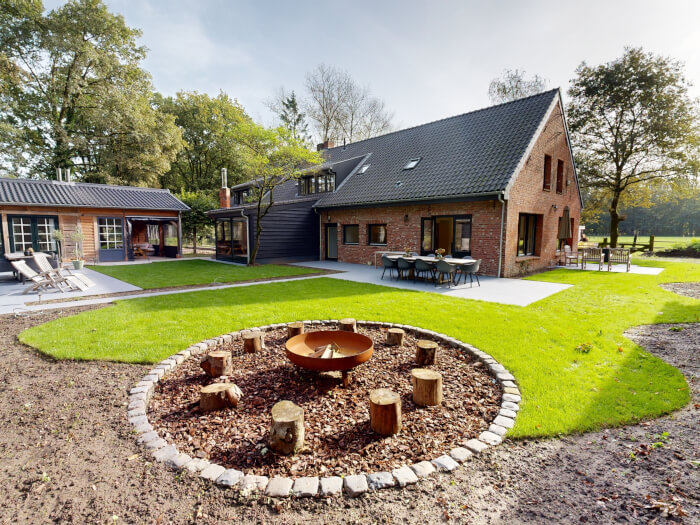 Vakantiewoning in Poppel (Noord-Brabant) voor 10 personen met 5 slaapkamers.