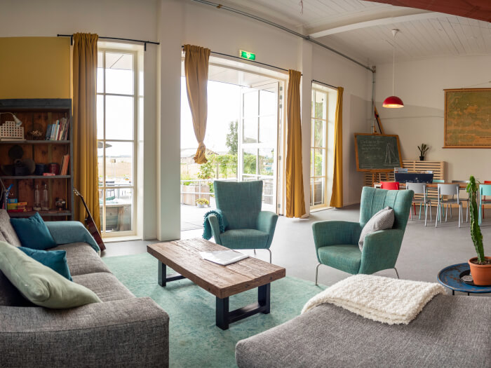 Vakantiewoning in Elahuizen (Friesland) voor 13 personen met 8 slaapkamers.