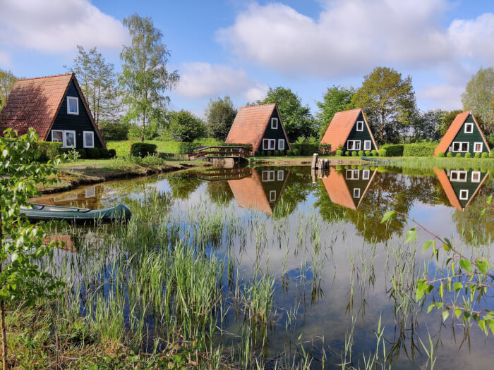 Vakantiewoning in Bant (Flevoland) voor 76 personen met 38 slaapkamers.