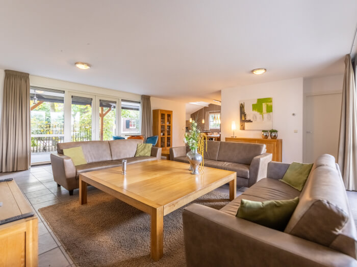 Vakantiewoning in Overloon (Noord-Brabant) voor 12 personen met 6 slaapkamers.