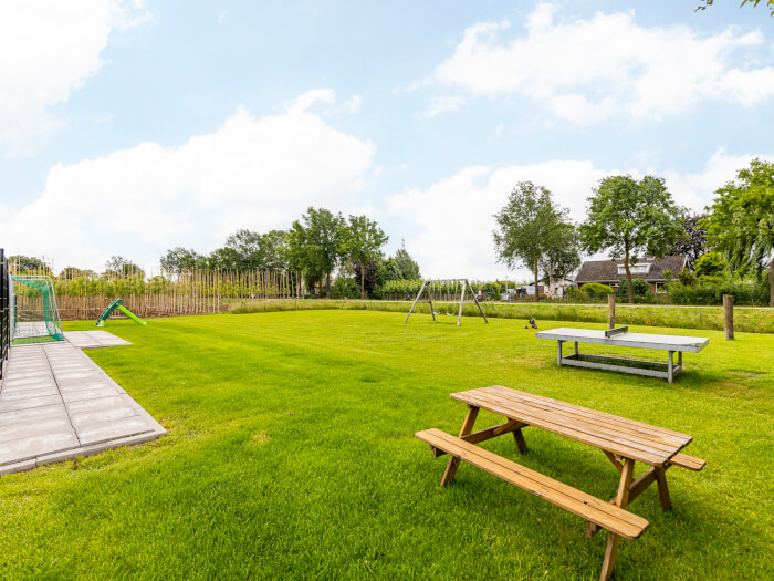 Vakantiewoning in Echteld (Gelderland) voor 14 personen met 5 slaapkamers.