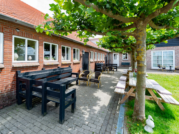 Vakantiewoning in Noordwelle (Zeeland) voor 25 personen met 9 slaapkamers.
