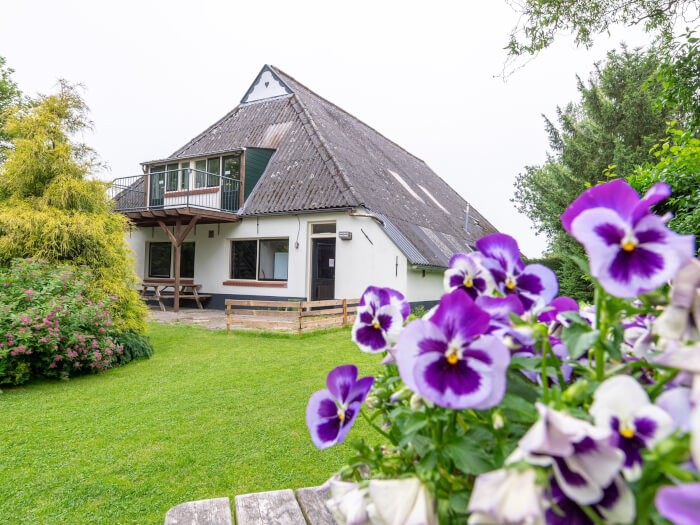 Vakantiewoning in Wehe-den Hoorn (Groningen) voor 43 personen met 10 slaapkamers.
