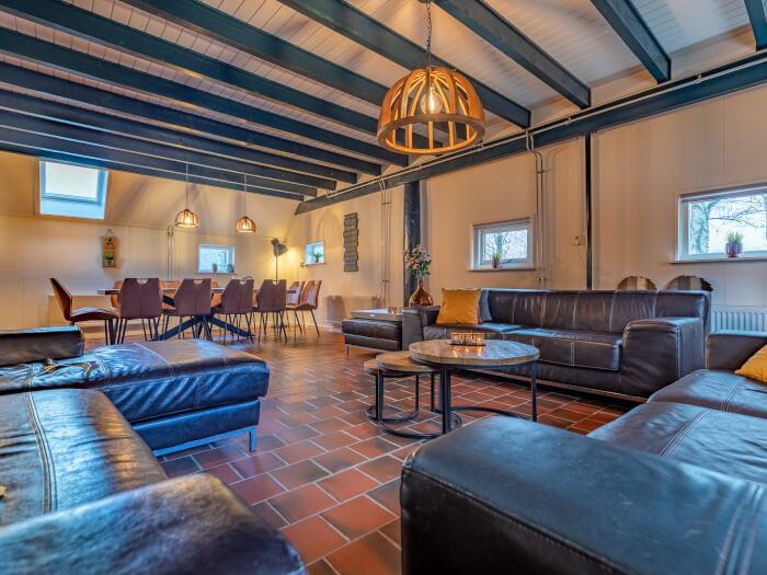 Vakantiewoning in Schoonloo (Drenthe) voor 12 personen met 4 slaapkamers.