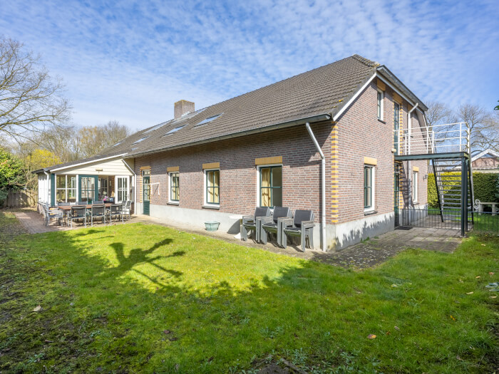 Vakantiewoning in Ravenstein (Noord-Brabant) voor 20 personen met 8 slaapkamers.