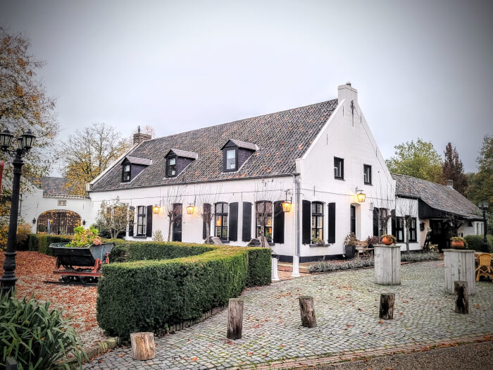 Vakantiewoning in Well L (Limburg) voor 32 personen met 15 slaapkamers.