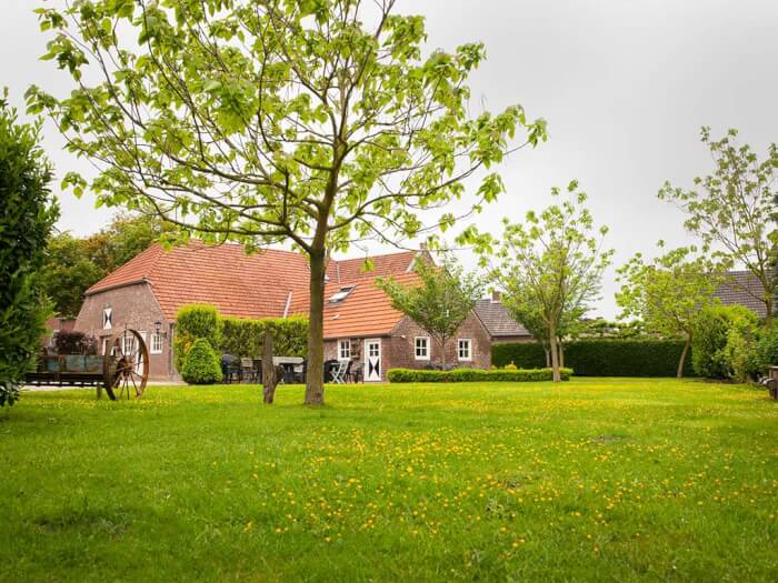 Vakantiewoning in Geijsteren (Limburg) voor 17 personen met 5 slaapkamers.