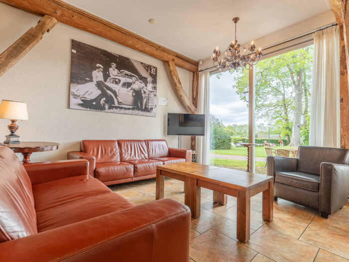 Vakantiewoning in Zuidwolde (Drenthe) voor 11 personen met 5 slaapkamers.