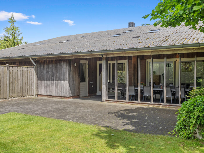 Vakantiewoning in Hezingen (Overijssel) voor 10 personen met 4 slaapkamers.