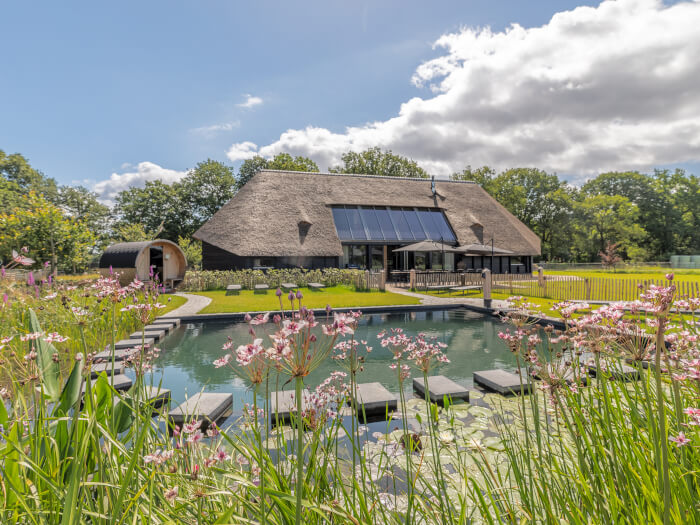 Vakantiewoning in Otterlo (Gelderland) voor 18 personen met 8 slaapkamers.