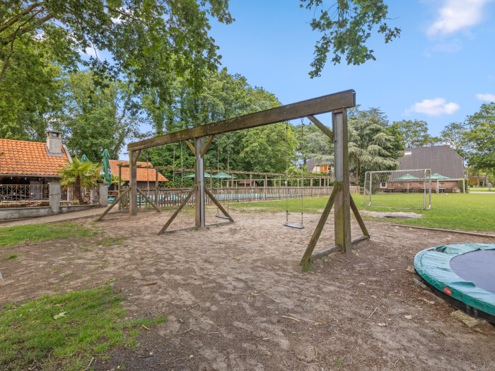 Vakantiewoning in Balkbrug (Overijssel) voor 56 personen met 8 slaapkamers.