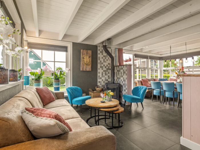 Vakantiewoning in Oudesluis (Noord-Holland) voor 10 personen met 4 slaapkamers.