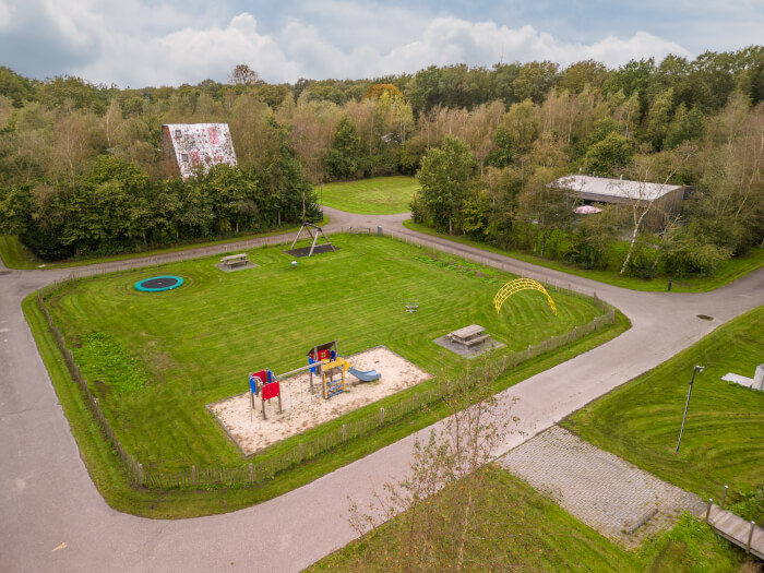 Vakantiewoning in Noordwolde (Friesland) voor 16 personen met 6 slaapkamers.