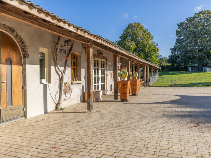 Vakantiewoning in Groeningen (Noord-Brabant) voor 20 personen met 8 slaapkamers.