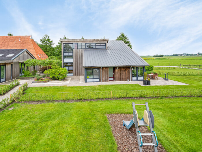 Vakantiewoning in Snikzwaag (Friesland) voor 18 personen met 9 slaapkamers.