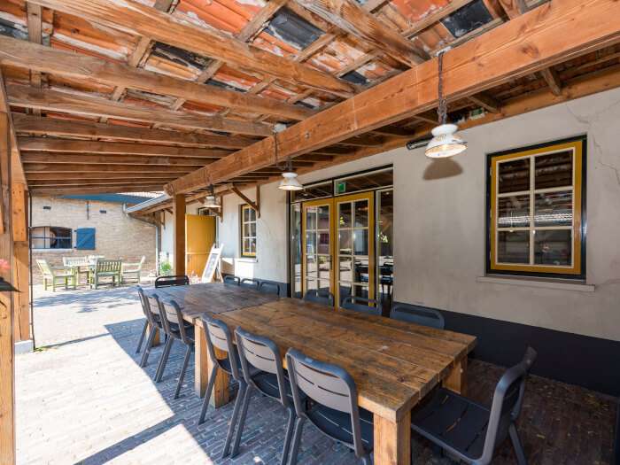 Vakantiewoning in Wateringen (Zuid-Holland) voor 15 personen met 14 slaapkamers.