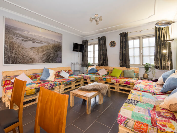 Vakantiewoning in Zelzate (Oost-Vlaanderen) voor 14 personen met 7 slaapkamers.