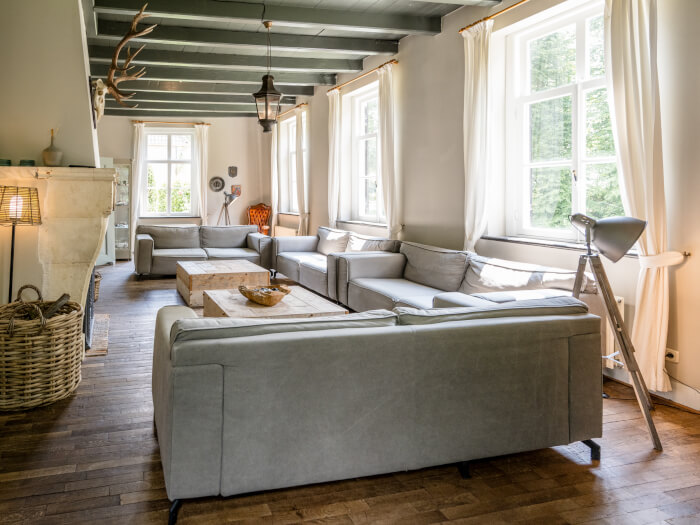 Vakantiewoning in Oijen (Noord-Brabant) voor 40 personen met 16 slaapkamers.
