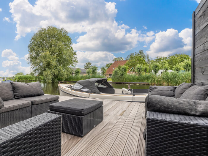 Vakantiewoning in Goingarijp (Friesland) voor 16 personen met 8 slaapkamers.